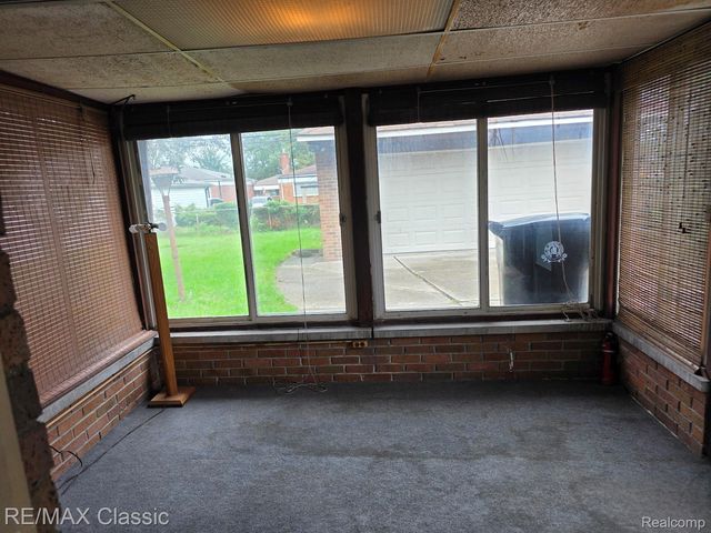 25624 Collingwood Street, Roseville, MI 48066