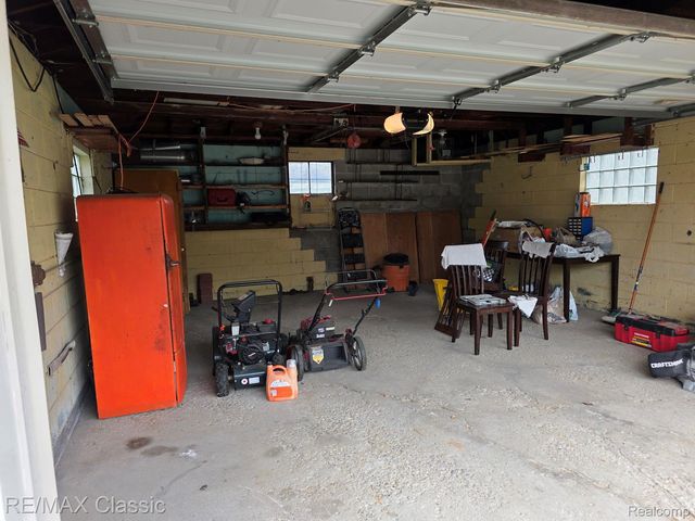 25624 Collingwood Street, Roseville, MI 48066