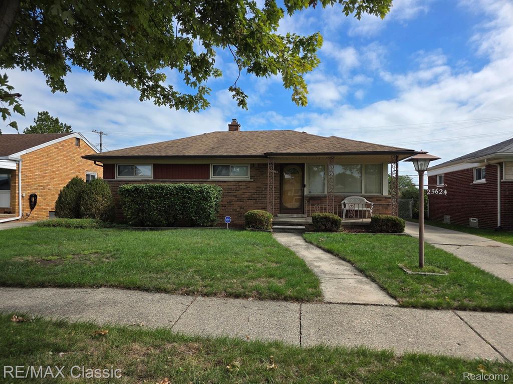 25624 Collingwood Street, Roseville, MI 48066
