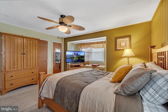 1402 CONWAY DR, Swarthmore, PA 19081