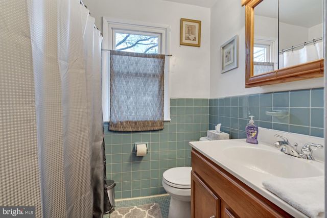 1402 CONWAY DR, Swarthmore, PA 19081