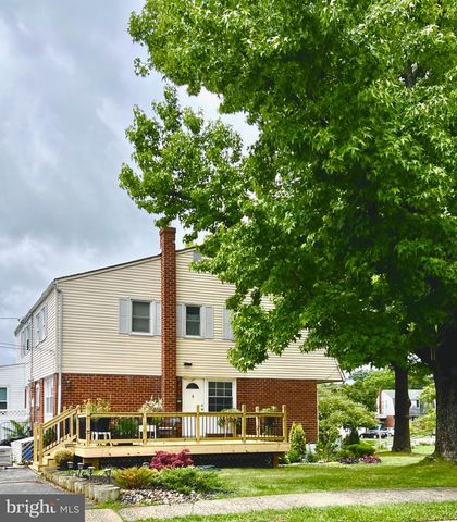 1402 CONWAY DR, Swarthmore, PA 19081