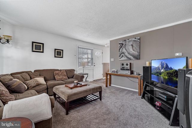 1402 CONWAY DR, Swarthmore, PA 19081