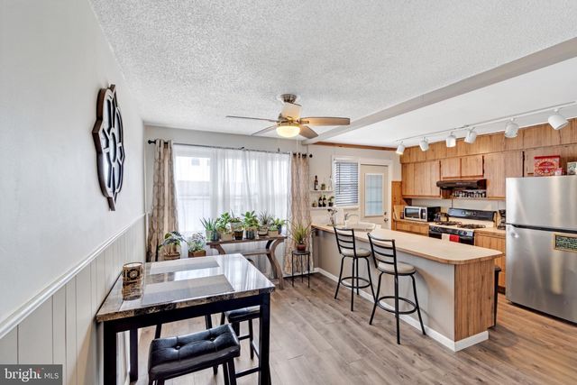 1402 CONWAY DR, Swarthmore, PA 19081