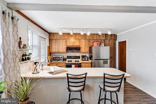 1402 CONWAY DR, Swarthmore, PA 19081