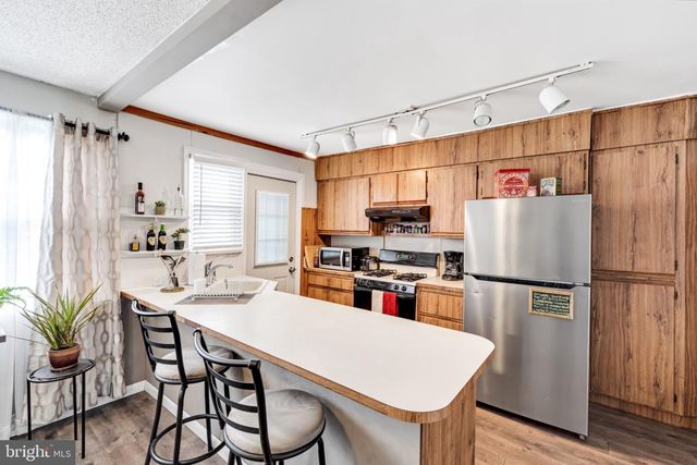 1402 CONWAY DR, Swarthmore, PA 19081