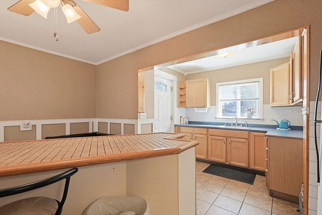 391 Middle St, Fall River, MA 02724