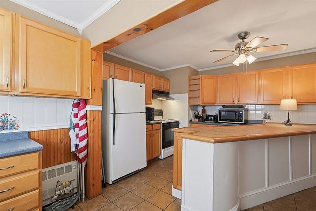 391 Middle St, Fall River, MA 02724