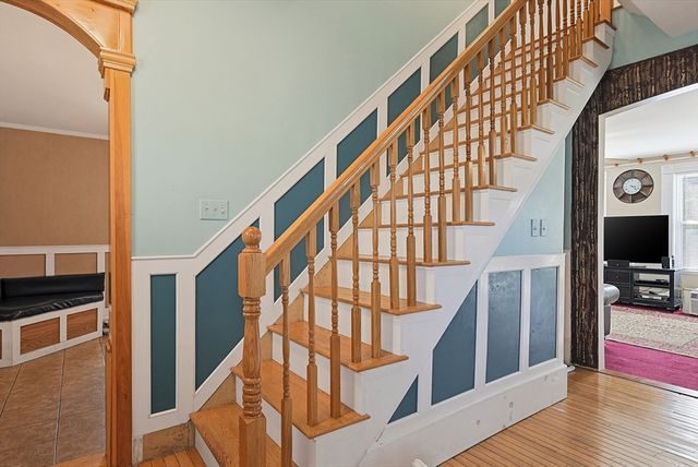 391 Middle St, Fall River, MA 02724