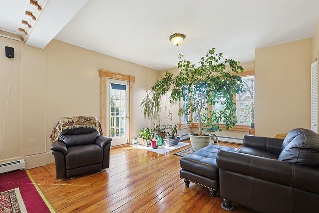 391 Middle St, Fall River, MA 02724