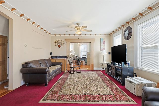 391 Middle St, Fall River, MA 02724