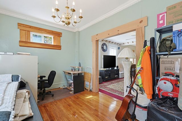 391 Middle St, Fall River, MA 02724