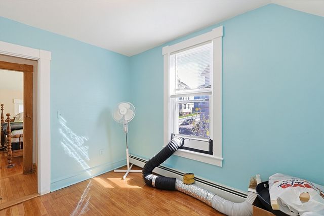 391 Middle St, Fall River, MA 02724