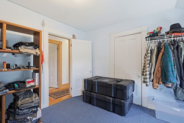 391 Middle St, Fall River, MA 02724