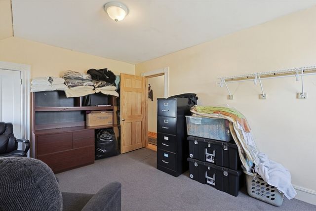 391 Middle St, Fall River, MA 02724
