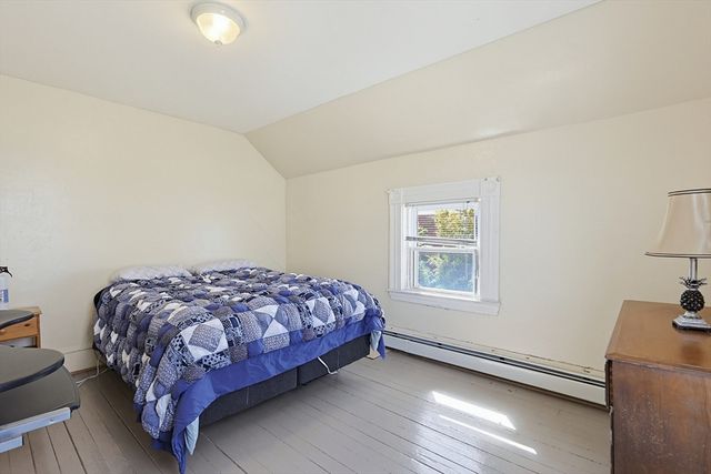 391 Middle St, Fall River, MA 02724