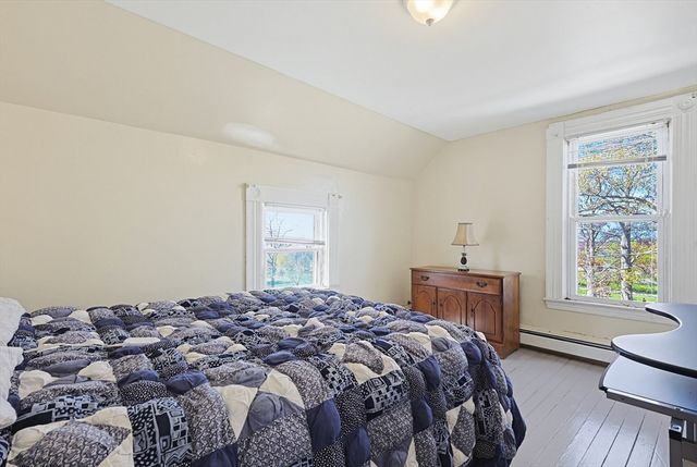 391 Middle St, Fall River, MA 02724