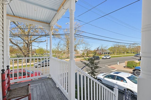 391 Middle St, Fall River, MA 02724