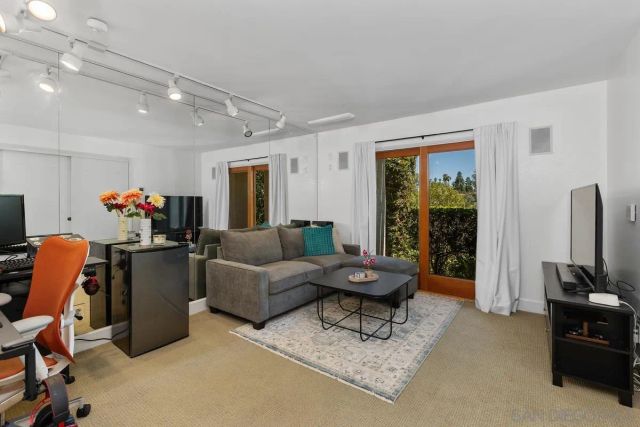 11651 Shadowglen Road, El Cajon, CA 92020