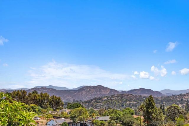 11651 Shadowglen Road, El Cajon, CA 92020