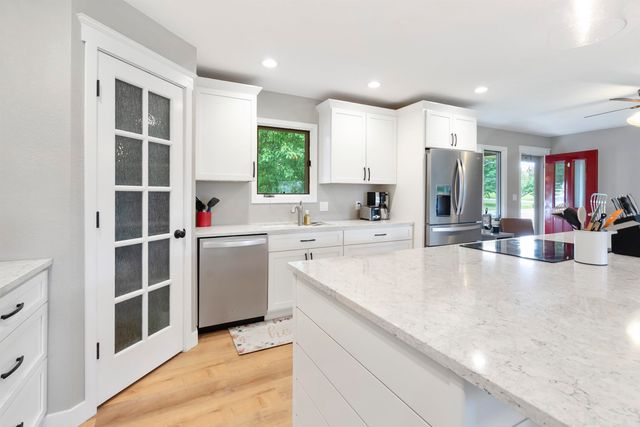 6616 Lafayette, Raymond, IA 50667