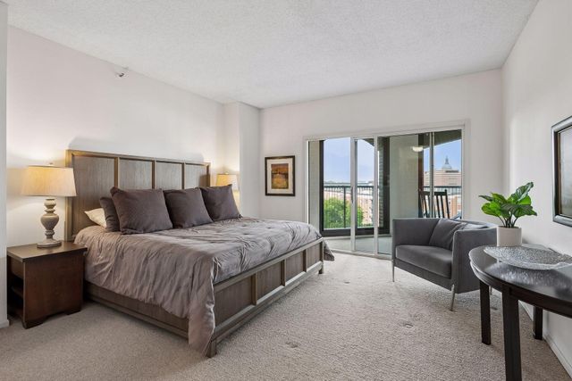 1201 Yale Place 403, Minneapolis, MN 55403