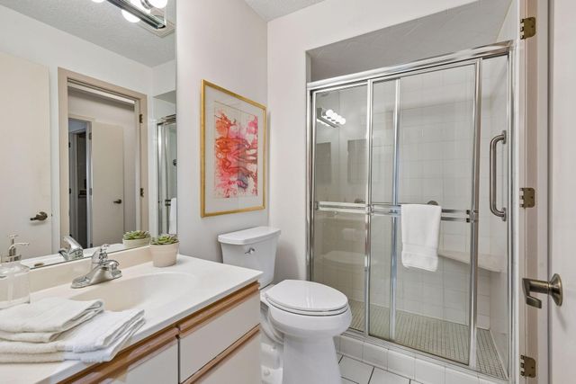 1201 Yale Place 403, Minneapolis, MN 55403