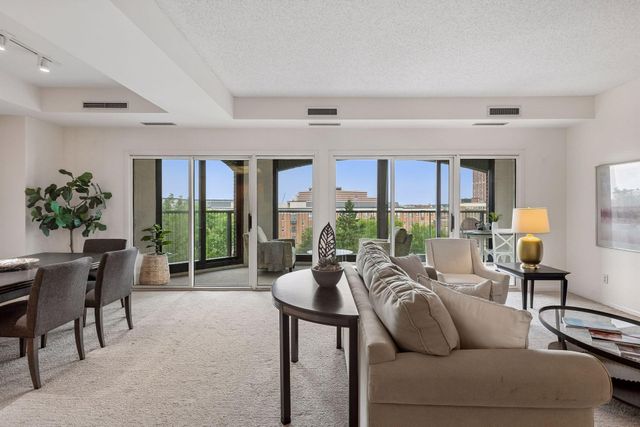 1201 Yale Place 403, Minneapolis, MN 55403
