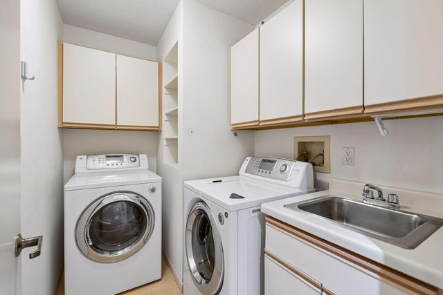 1201 Yale Place 403, Minneapolis, MN 55403