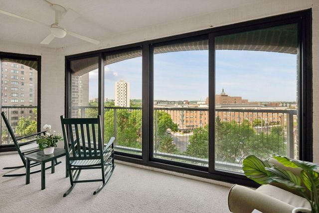 1201 Yale Place 403, Minneapolis, MN 55403