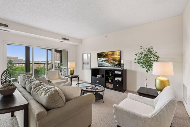 1201 Yale Place 403, Minneapolis, MN 55403