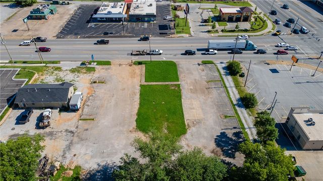 983 W Sunset Avenue, Springdale, AR 72764