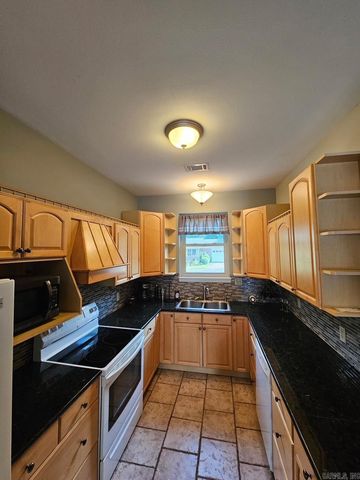 1910 Harmon Drive, Benton, AR 72015