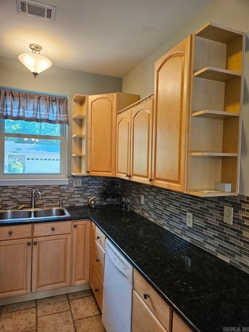 1910 Harmon Drive, Benton, AR 72015