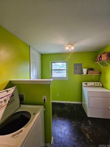 1910 Harmon Drive, Benton, AR 72015