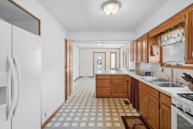 7126 Montana Avenue, Hammond, IN 46323