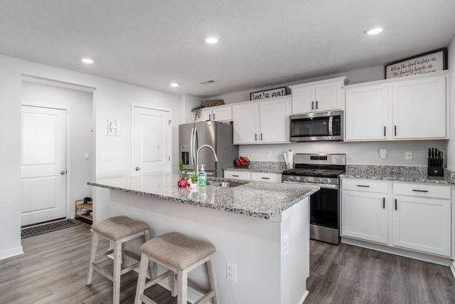 377 St James Gate Way, Newark, OH 43055