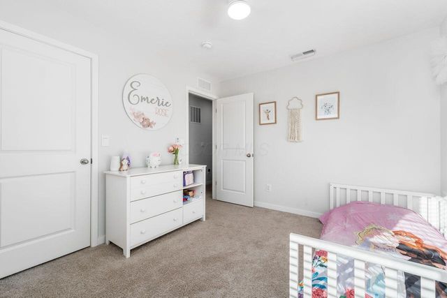 377 St James Gate Way, Newark, OH 43055