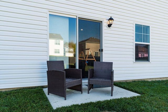 377 St James Gate Way, Newark, OH 43055