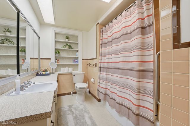 1122 Locust Drive, Ashtabula, OH 44004