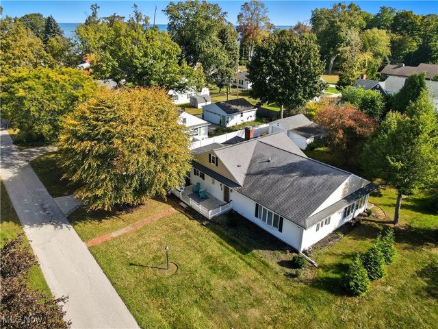 1122 Locust Drive, Ashtabula, OH 44004
