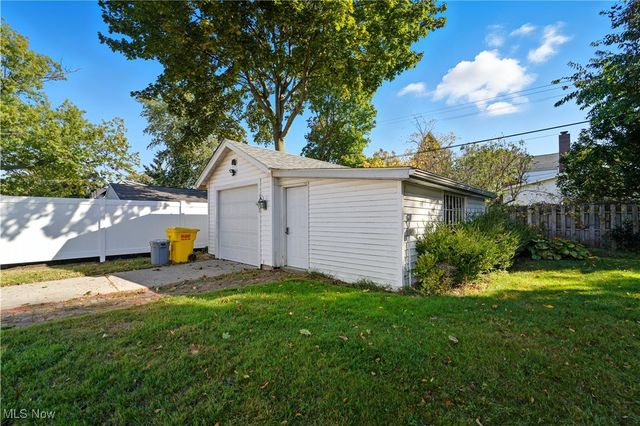 1122 Locust Drive, Ashtabula, OH 44004