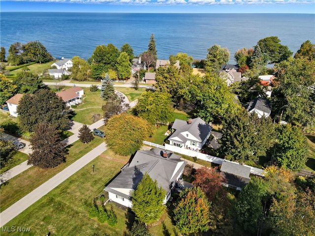 1122 Locust Drive, Ashtabula, OH 44004