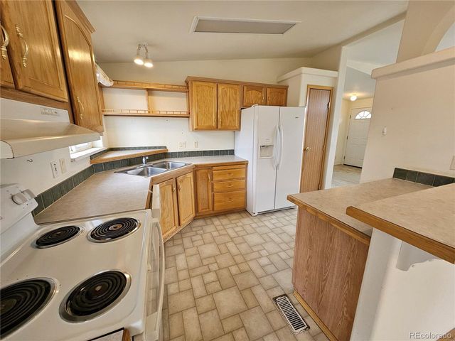 631 Arrowhead Dr, Jefferson, CO 80456