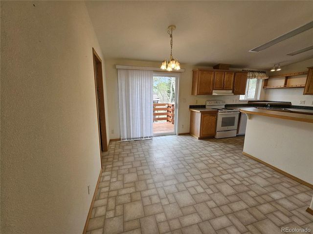 631 Arrowhead Dr, Jefferson, CO 80456