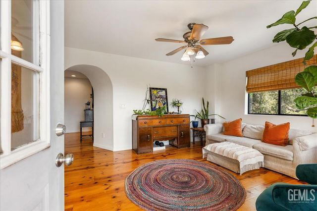 25900 Columbia Way, Tehachapi, CA 93561