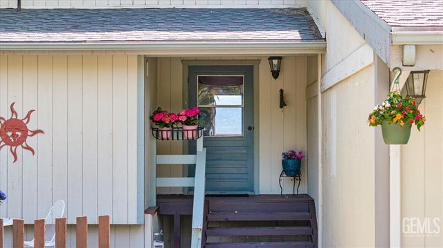 25900 Columbia Way, Tehachapi, CA 93561