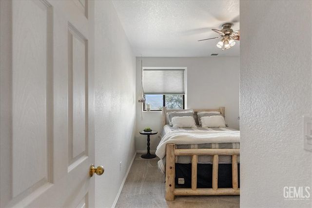 25900 Columbia Way, Tehachapi, CA 93561