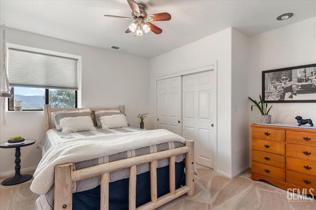 25900 Columbia Way, Tehachapi, CA 93561