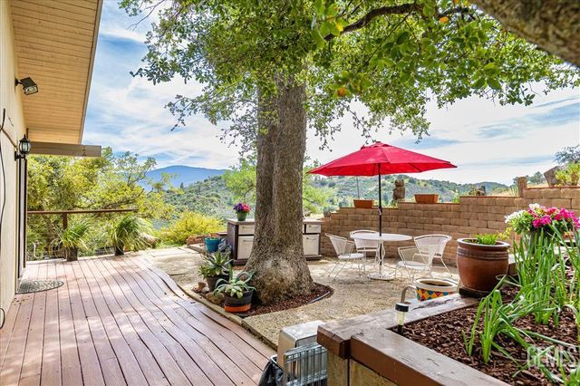 25900 Columbia Way, Tehachapi, CA 93561